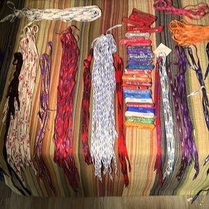 Exclusive team shoestrings 45 inches in length and great condition. All 4 a 100